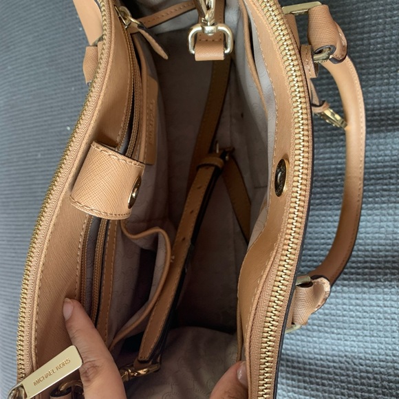 MICHAEL KORS Sutton Medium Colorblock Leather Crossbody Satchel Suntan Black - Picture 4 of 8